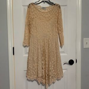 cream lace dress 🍦